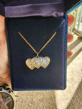 Montana Silversmith 3 Heart Nevklace